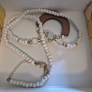 New Plunder Elegant White and Gold Beaded Necklace